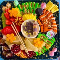 מגש פונדו סושי מתוק בשילוב פירות העונה